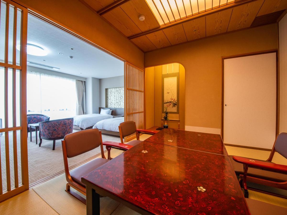 Hotel Yamashiro Onsen Miyabi No Yado Kaga Hyakumangoku Extérieur photo