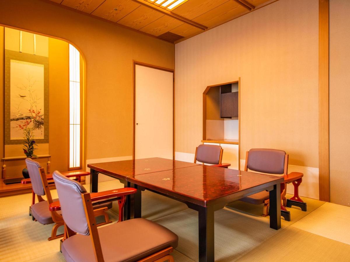 Hotel Yamashiro Onsen Miyabi No Yado Kaga Hyakumangoku Extérieur photo