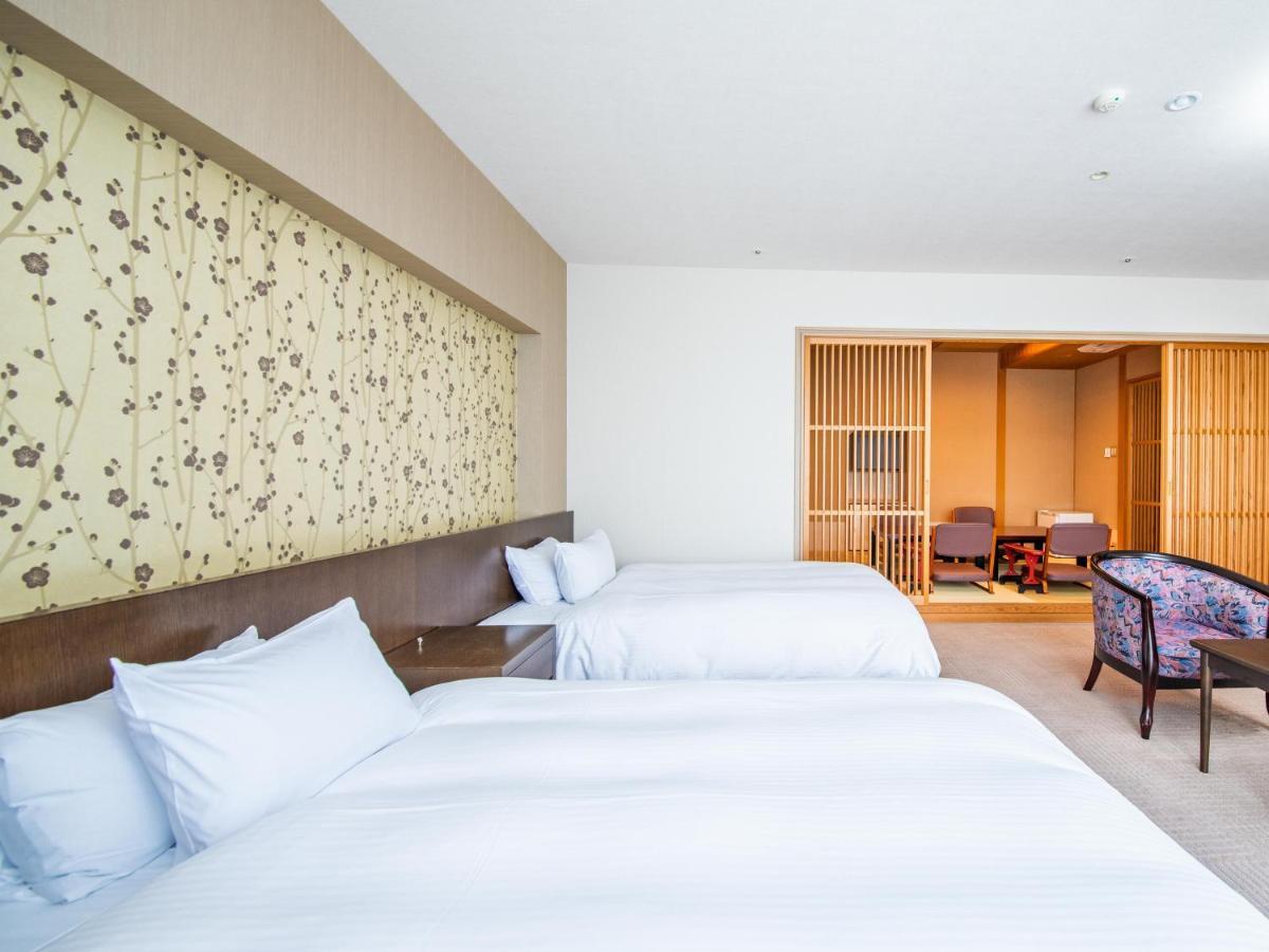 Hotel Yamashiro Onsen Miyabi No Yado Kaga Hyakumangoku Extérieur photo