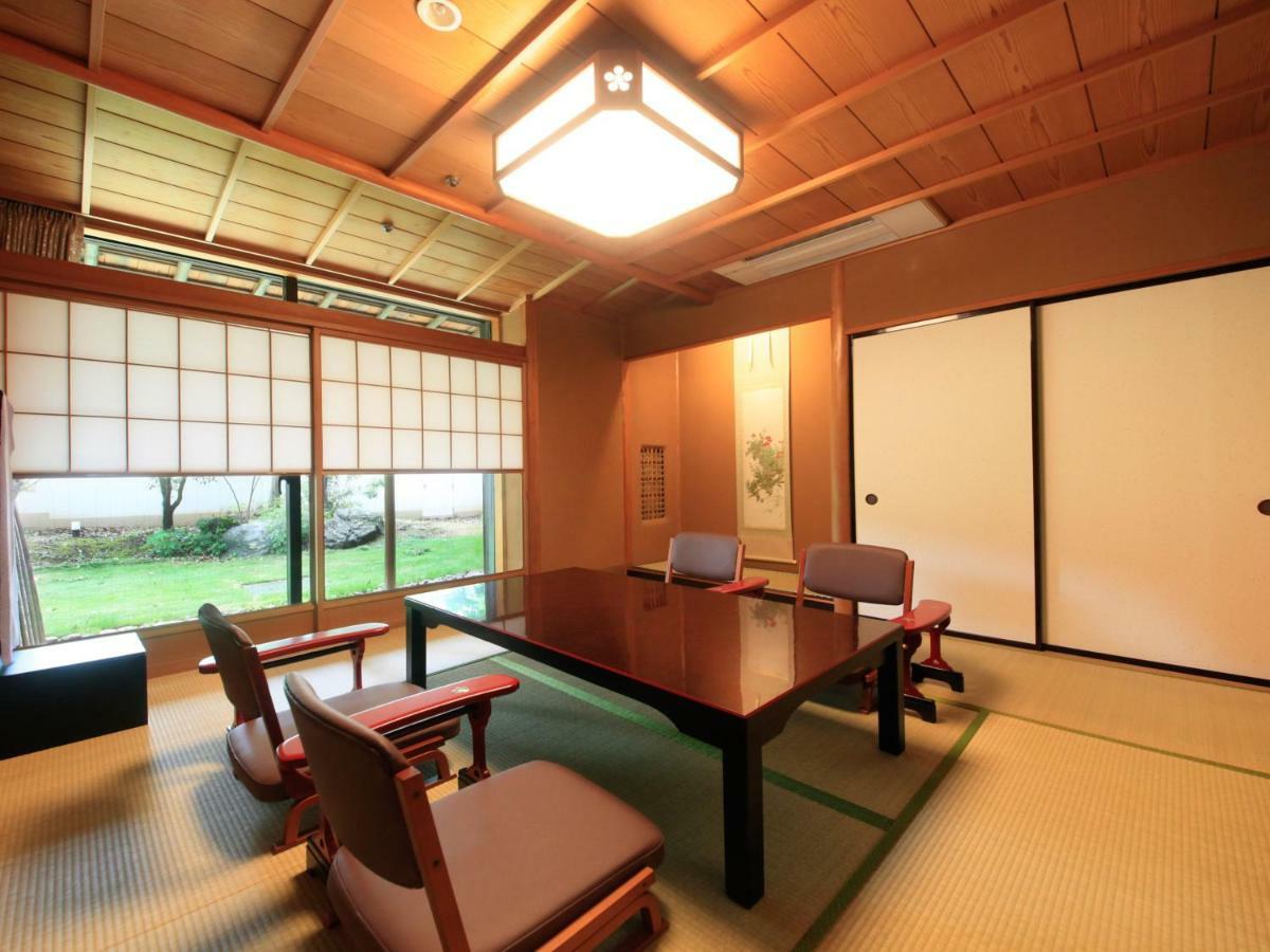 Hotel Yamashiro Onsen Miyabi No Yado Kaga Hyakumangoku Extérieur photo