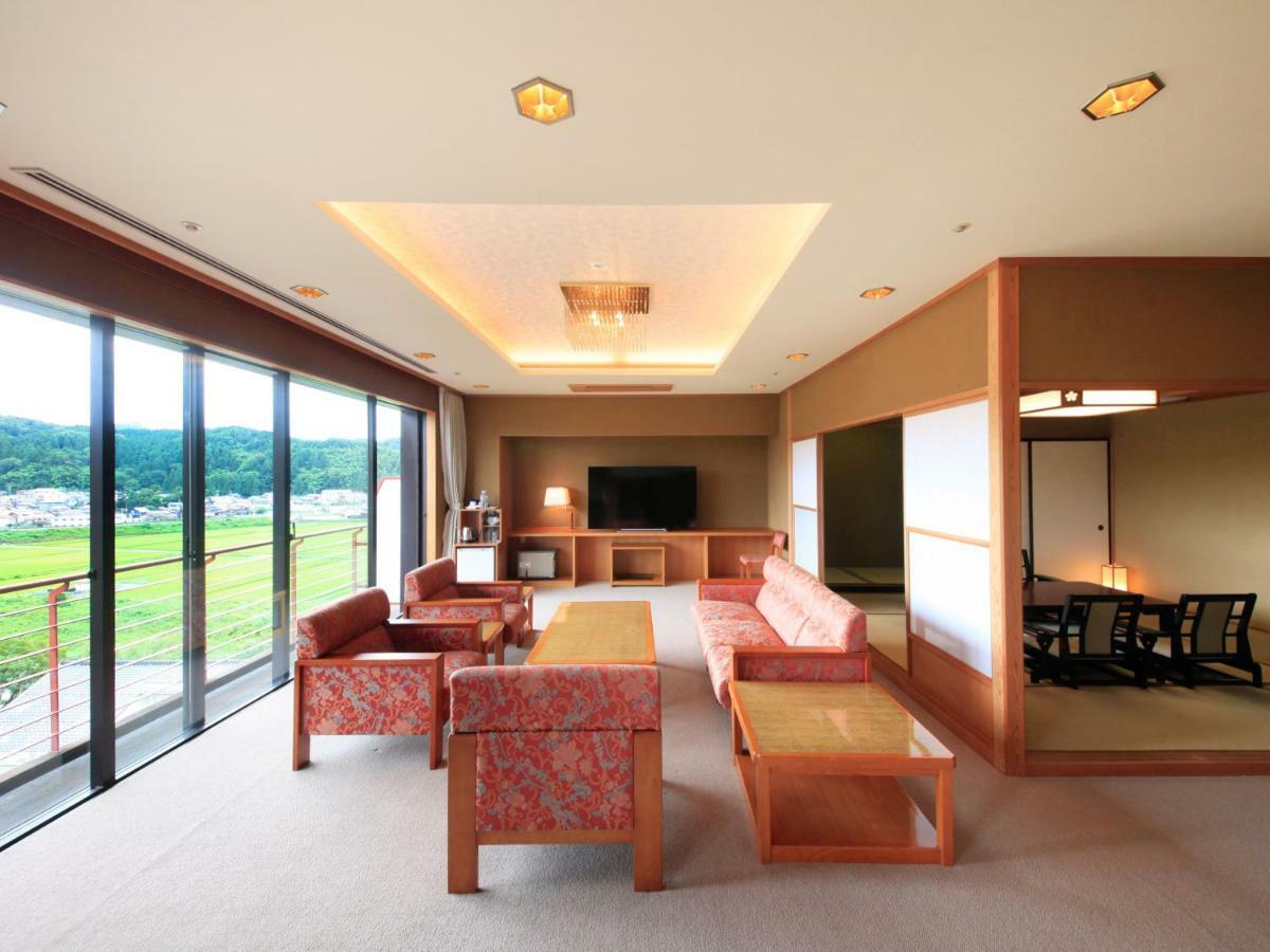 Hotel Yamashiro Onsen Miyabi No Yado Kaga Hyakumangoku Extérieur photo