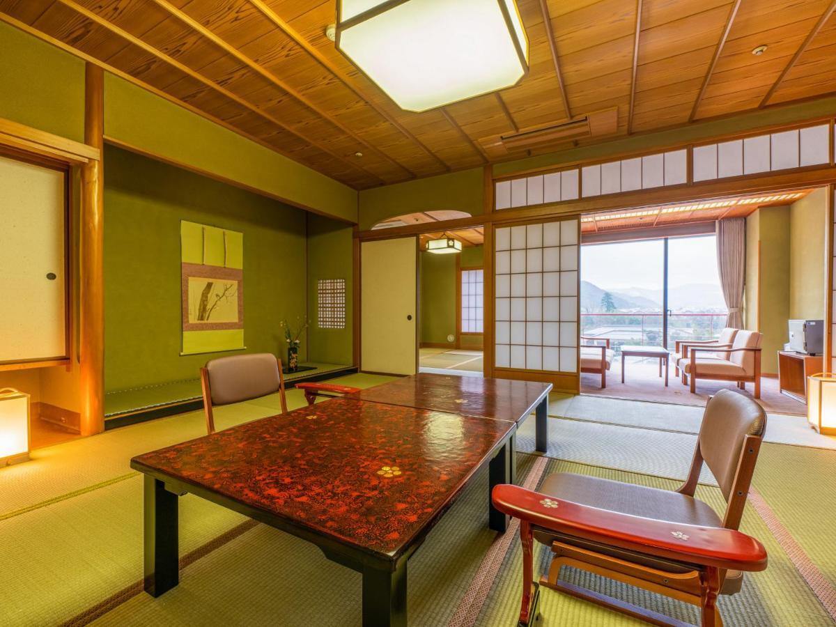 Hotel Yamashiro Onsen Miyabi No Yado Kaga Hyakumangoku Extérieur photo