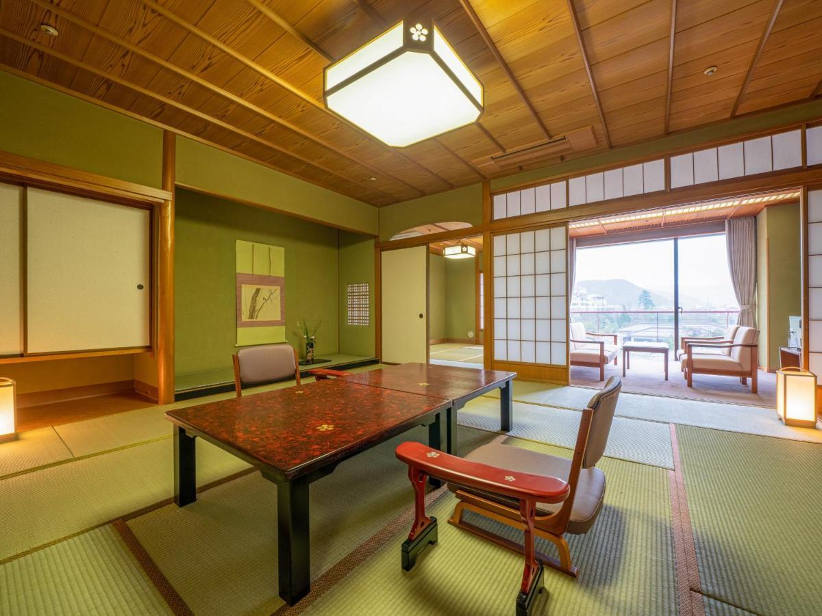 Hotel Yamashiro Onsen Miyabi No Yado Kaga Hyakumangoku Extérieur photo