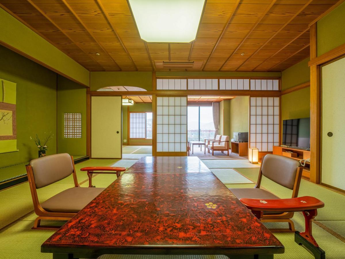 Hotel Yamashiro Onsen Miyabi No Yado Kaga Hyakumangoku Extérieur photo